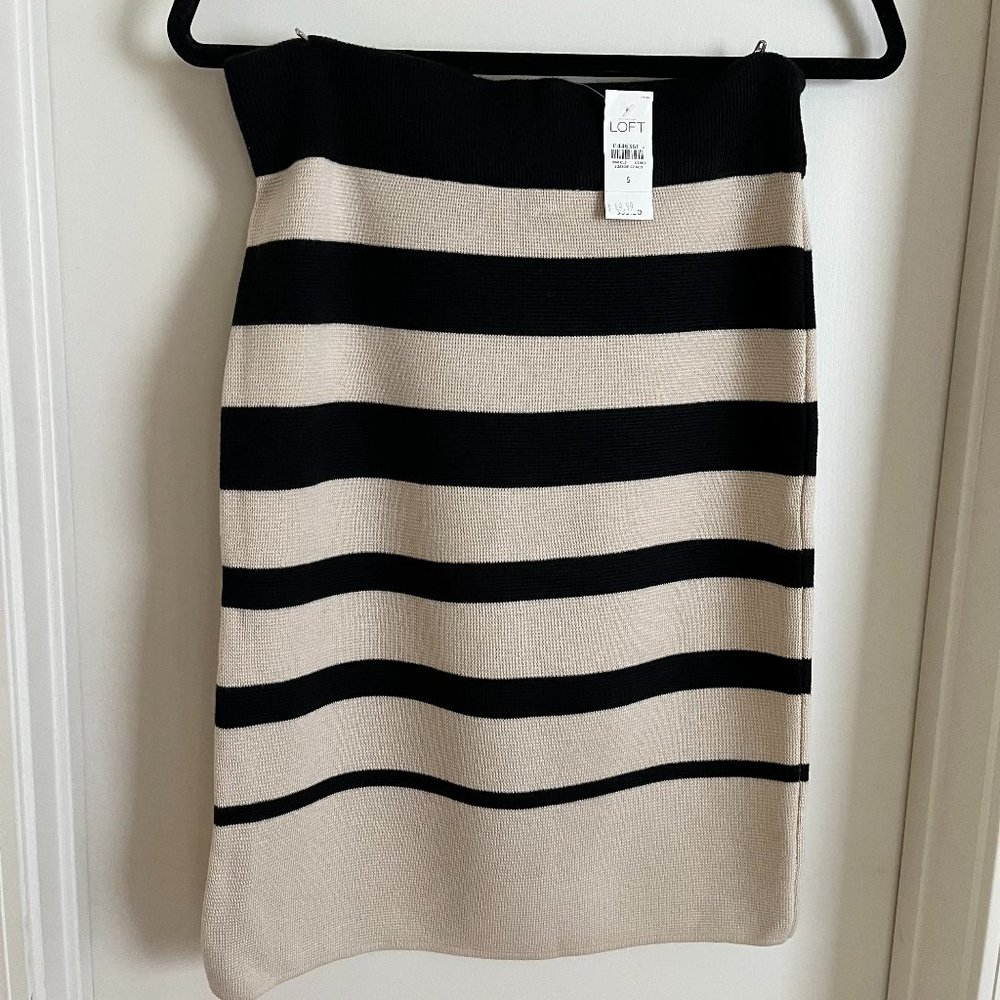Loft. Black and tan stripe skirt. Size Small